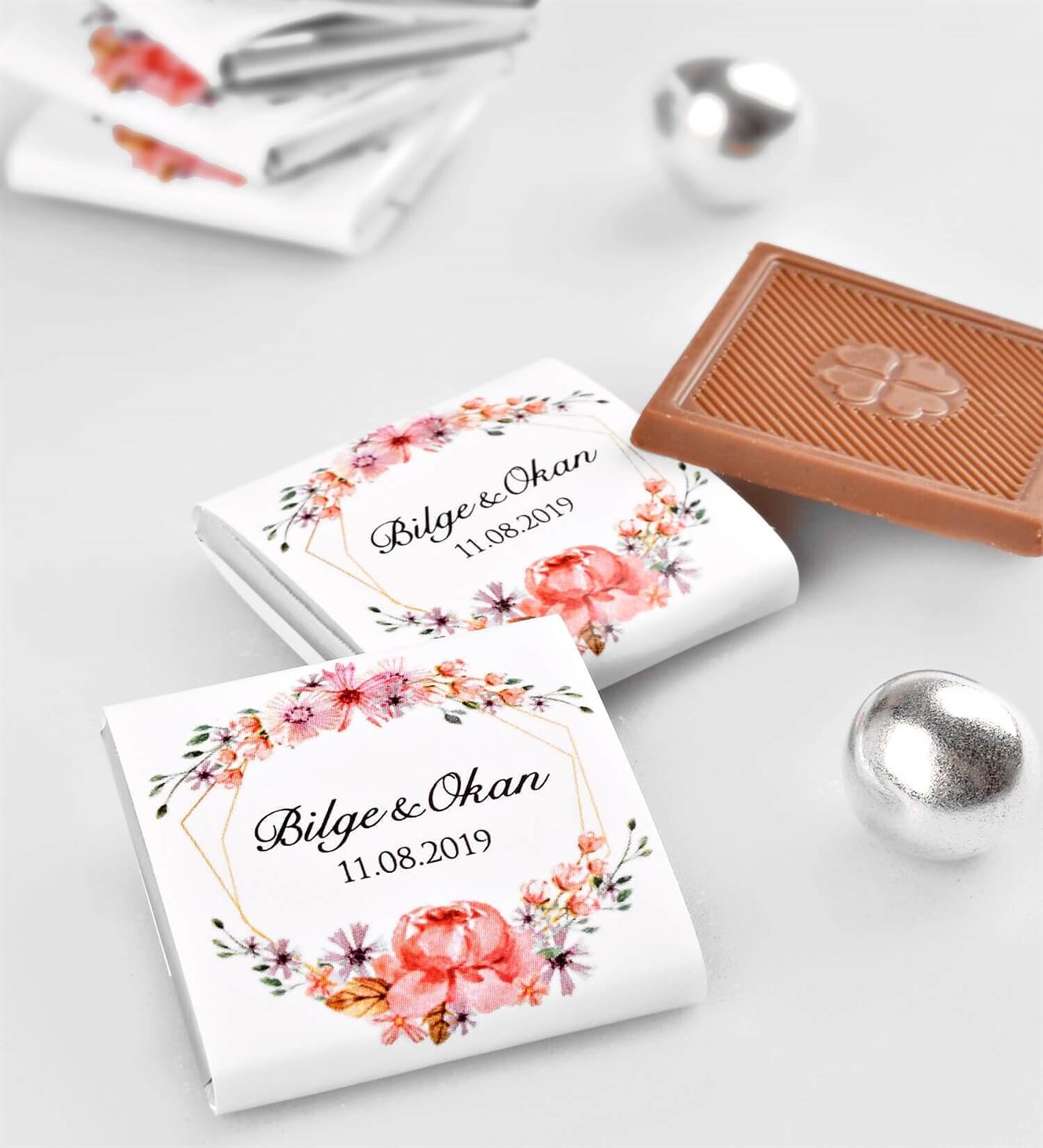 Somon Çiçekler İsimli ve Tarihli 50 Adet Söz & Nişan Çikolatası