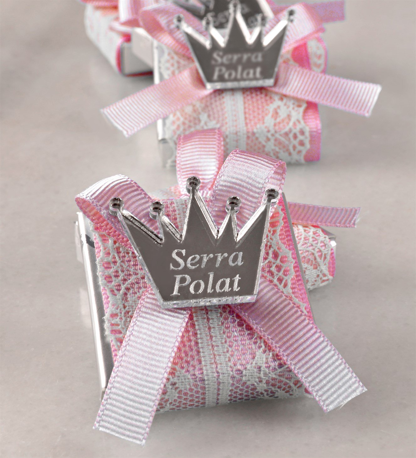 Taç Pleksili İsimli Bebek Çikolatası