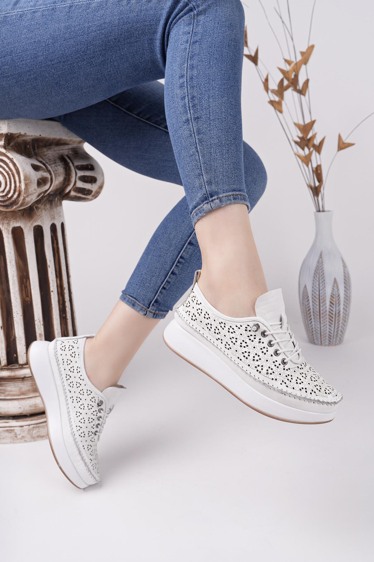 Hakiki Deri Beyaz Kadın Deri Casual Ayakkabı TRC-9902