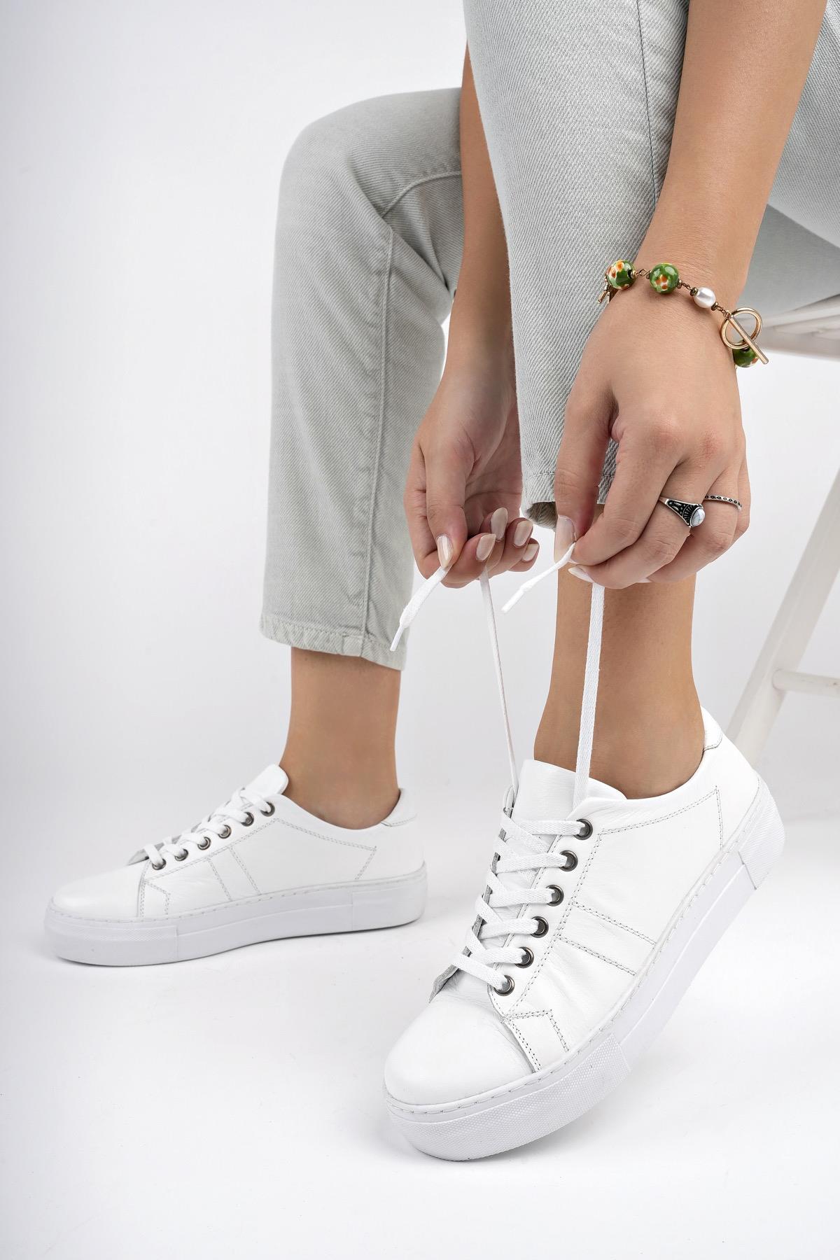 Hakiki Deri Beyaz Kadın Deri Sneaker TRC-0686