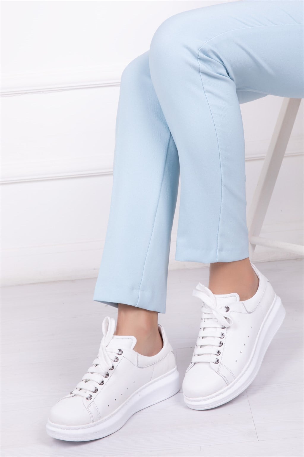 Hakiki Deri Beyaz Kadın Sneaker TRC-0690