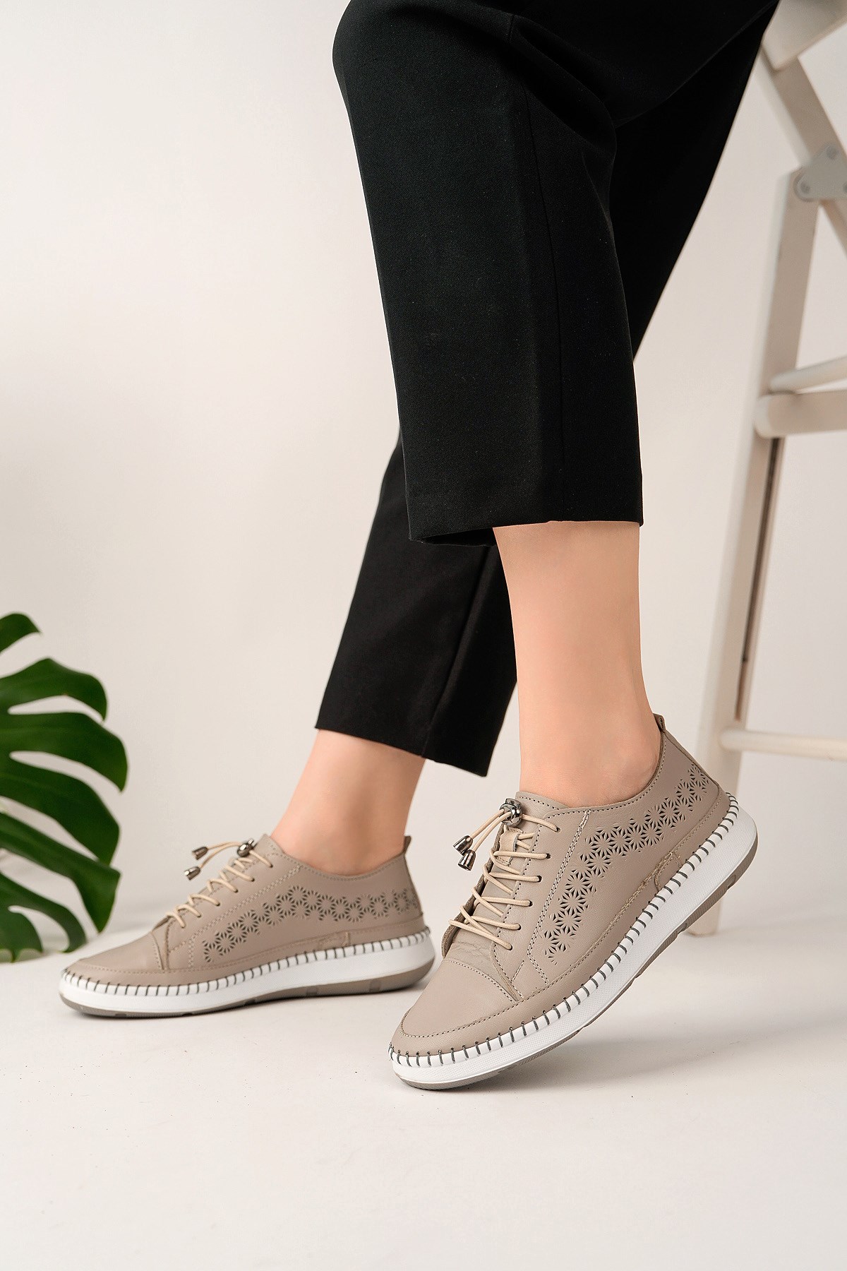 Hakiki Deri Silver Kadın Deri Casual Ayakkabı DP80-8008