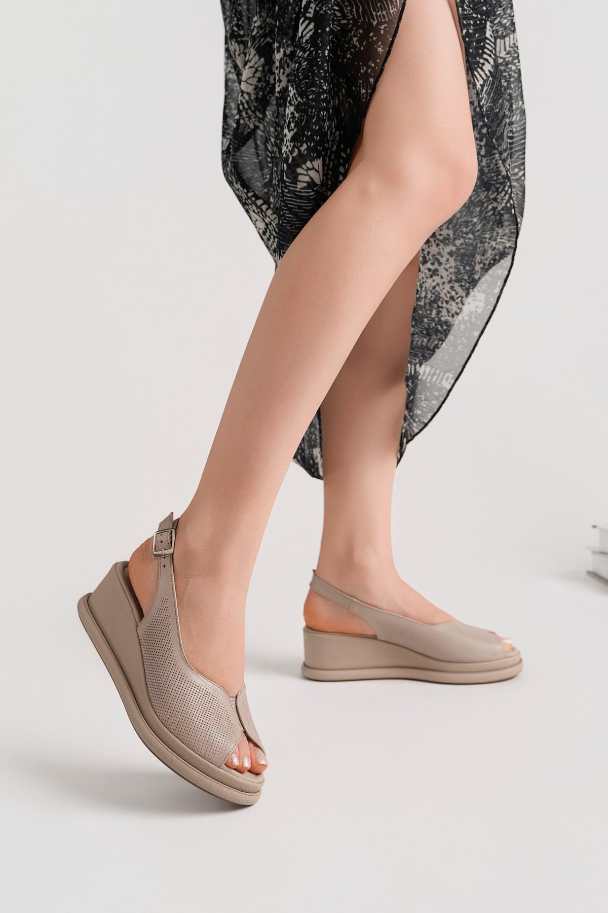 Hakiki Deri Silver Kadın Deri Sandalet DP08-1704