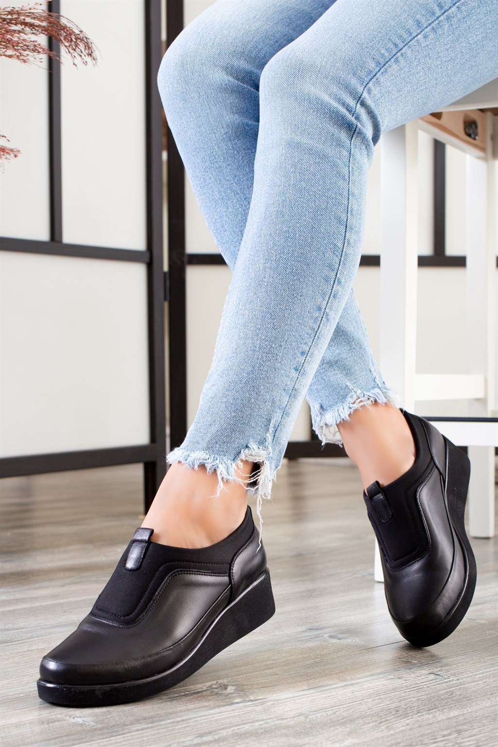 Hakiki Deri Siyah Kadın Casual CRZ-0104