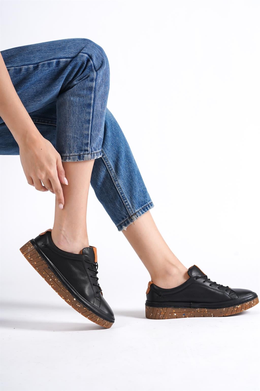 Hakiki Deri Siyah Kadın Deri Casual Ayakkabı DP72-34161