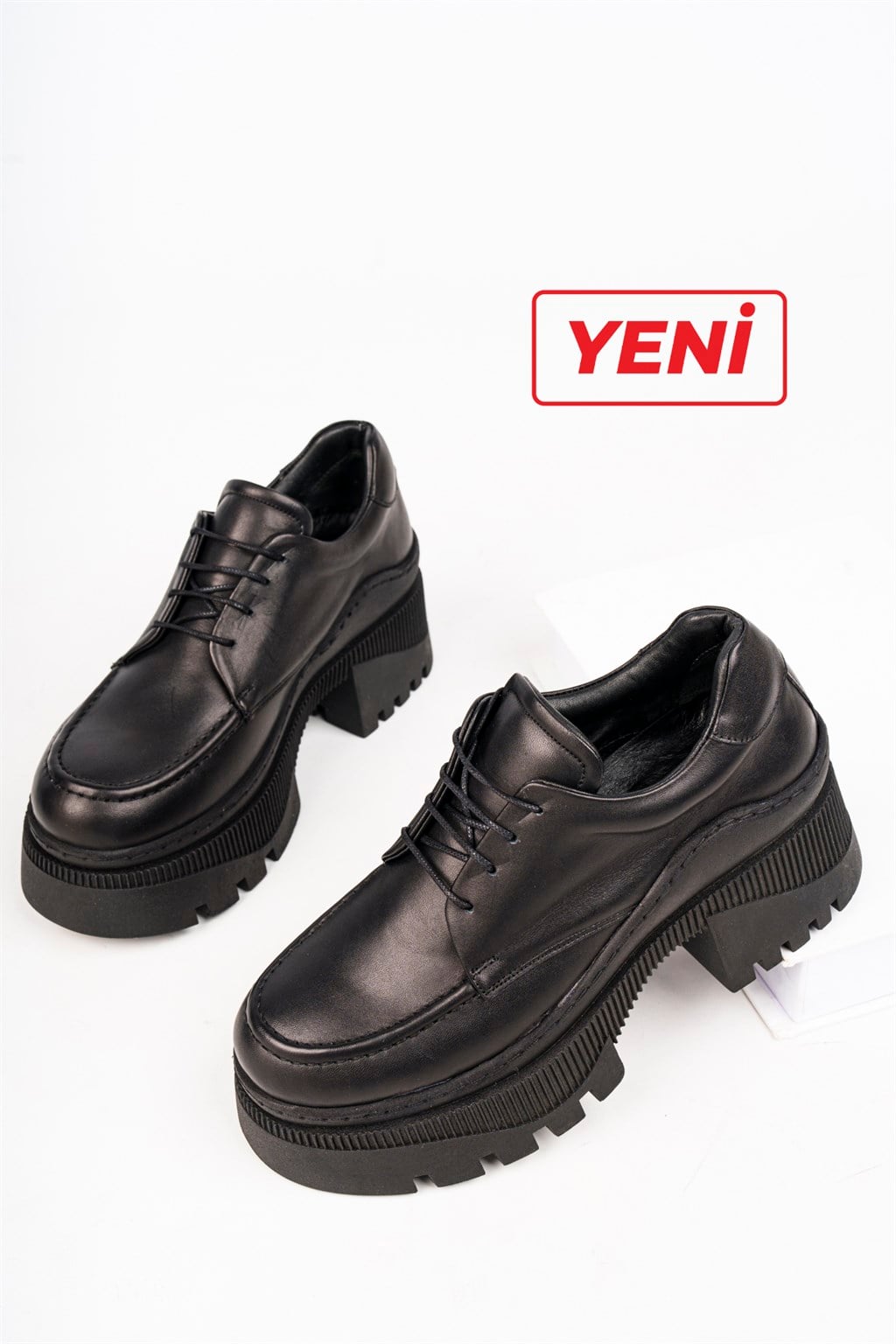 Hakiki Deri Siyah Tırtıklı Platform Taban Loafer Ayakkabı TRC-3003