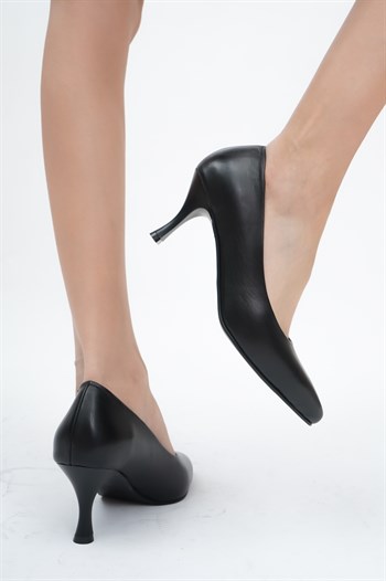 Hakiki Deri Siyah Kadın Topuklu Deri Ayakkabı SHN-0224
