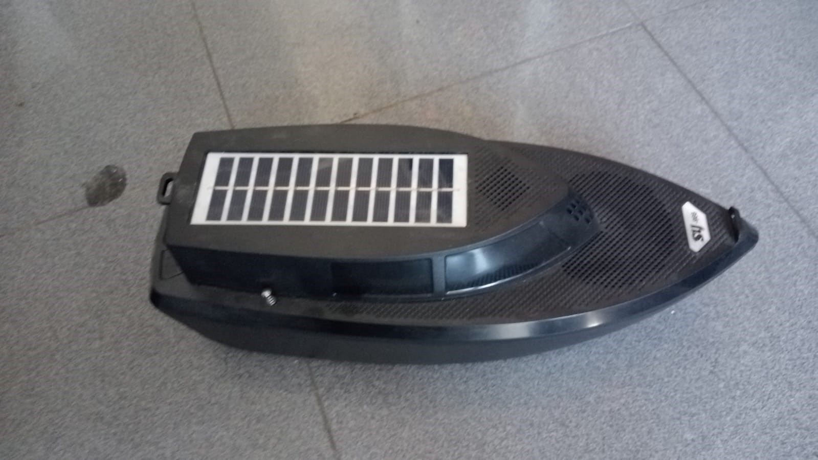 Redwingy SY-966 Solar Güneş Panelli Bluetooth Hoparlör - El Fenerli & Askı Kayışlı 10W Şarjlı Radyo (Siyah)