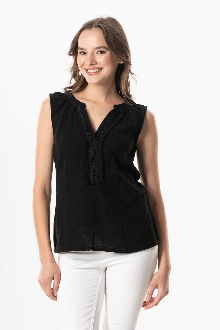 Sleeveless V Neck Berrin Guipure Detailed Muslin Summer Blouse Black