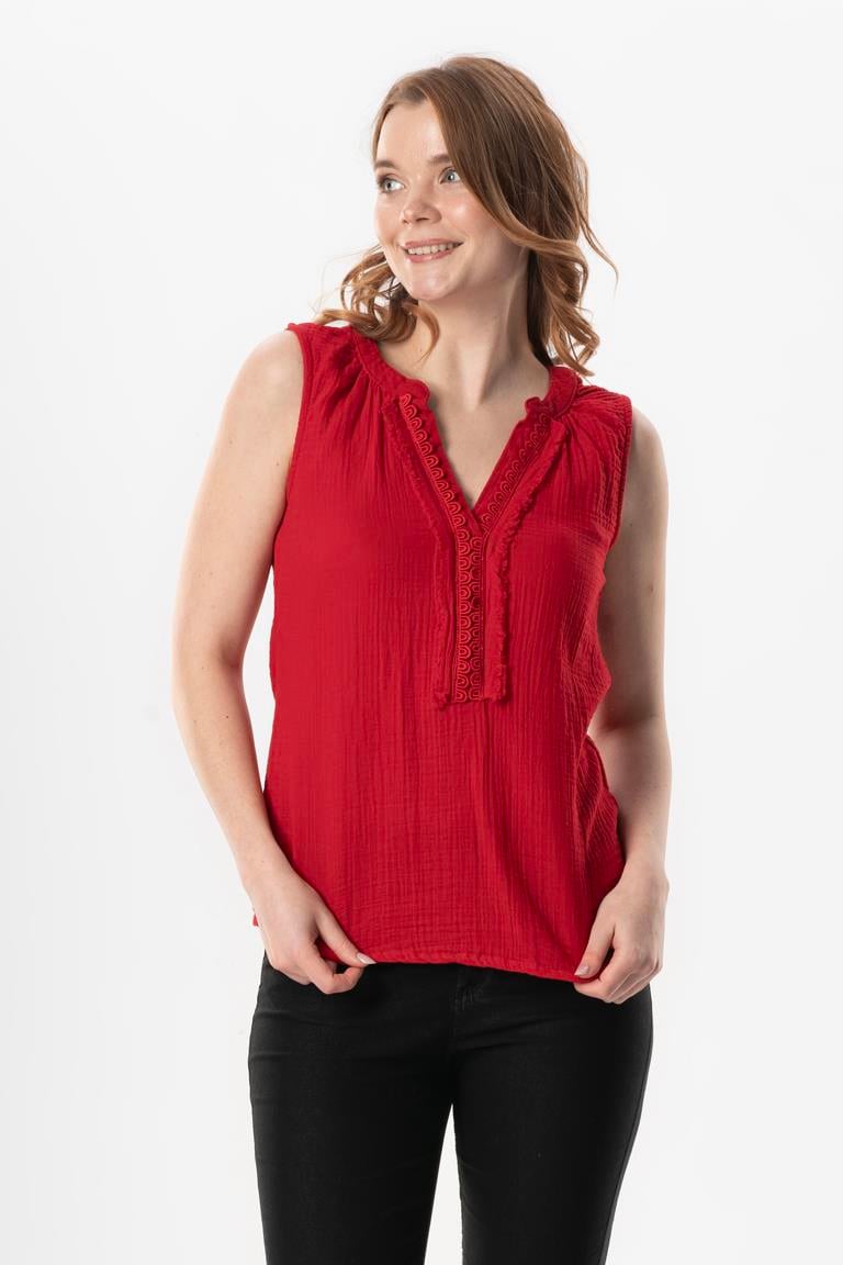 Sleeveless V-Neck Berrin Guipure Detailed Muslin Summer Blouse Red