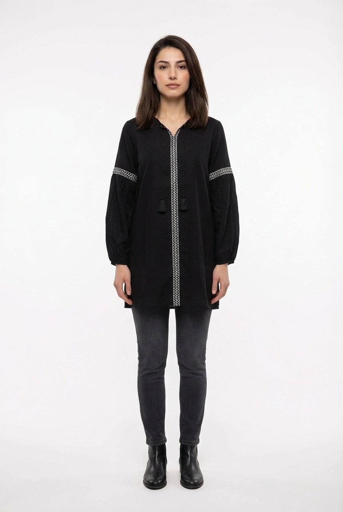 Uzun Kol Dicle Bağcıklı V Yaka Yazlık Şile Bezi Tunik Siyah Syh