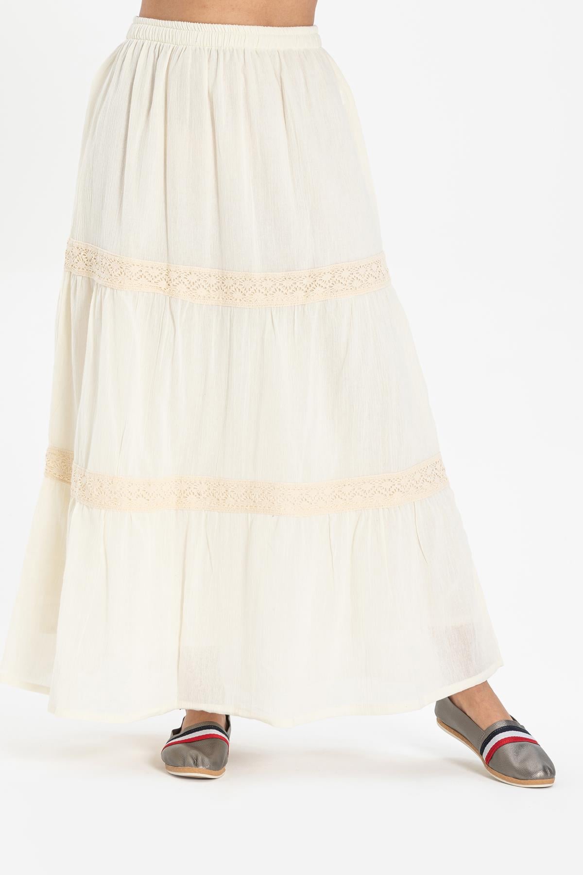 Long Sile Fabric Embroidered Skirt Cream
