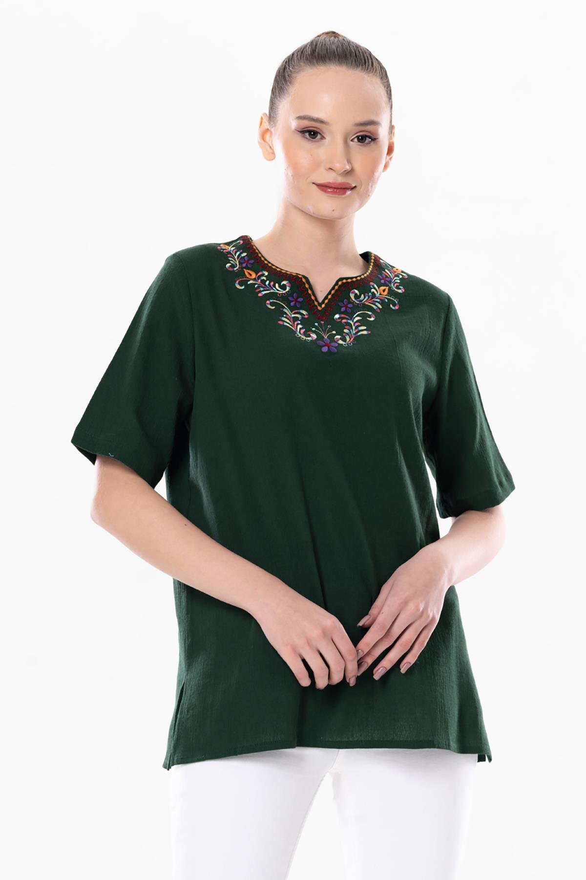 Kısa Kol Şile Bezi Gökkuşağı Nakış Detaylı Yazlık Bluz Yeşil Ysl