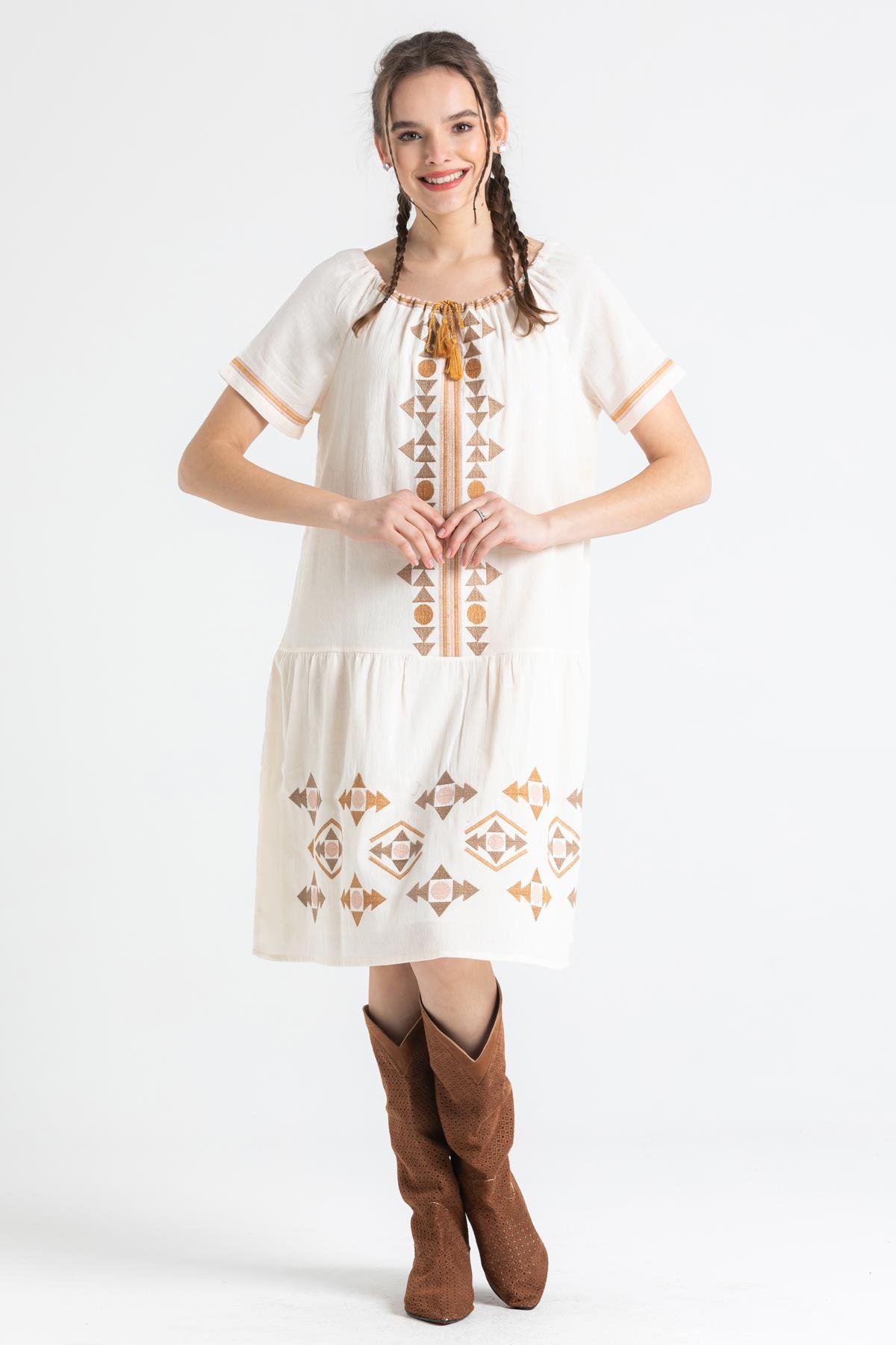 Kısa Kol Şile Bezi Yasmin Nakışlı Kısa Elbise Krem Krm