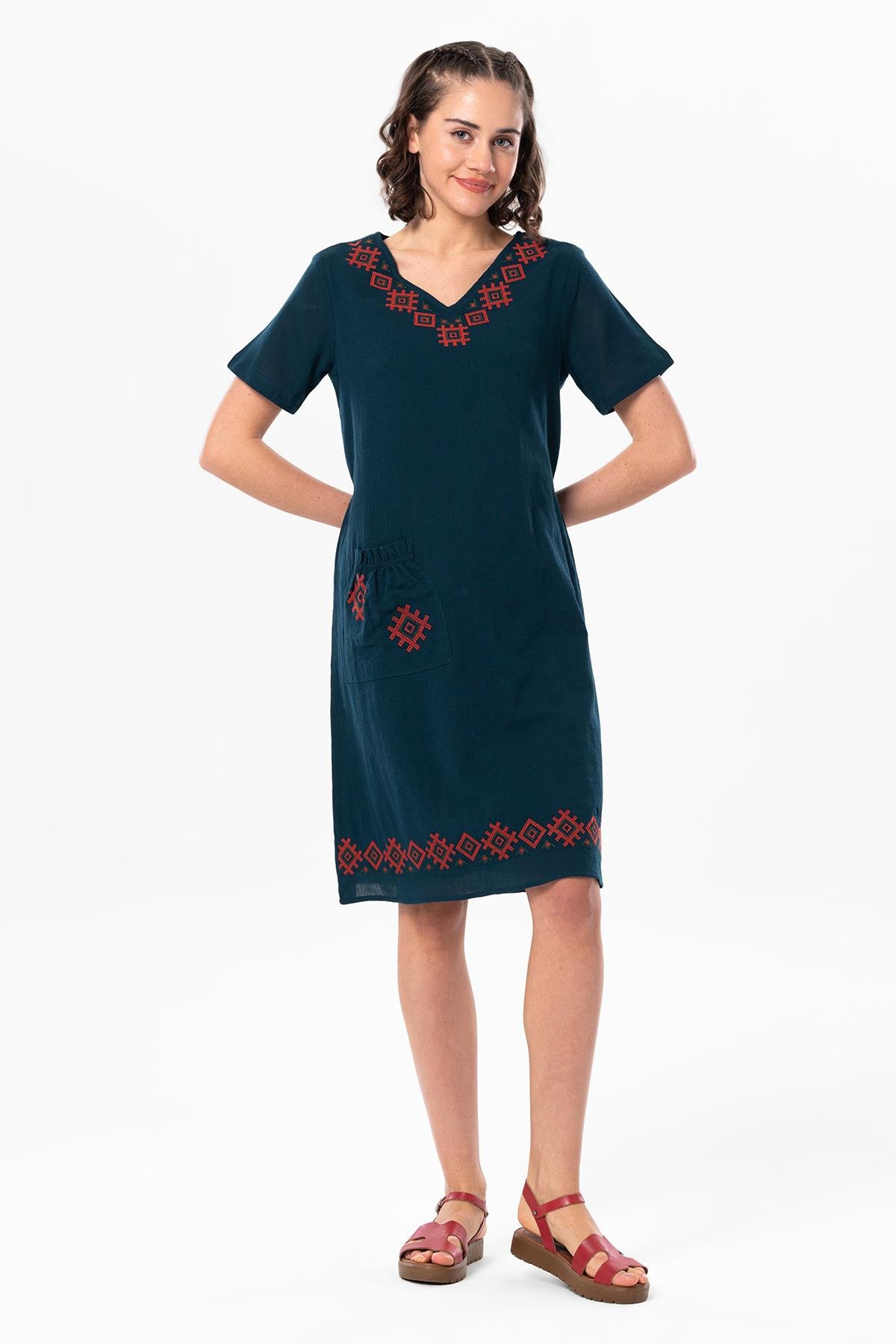 Kolsuz Şile Bezi Kruvaze Yaka Nakışlı Tülin Midi Boy Yazlık Otantik Elbise Petrol Ptrl