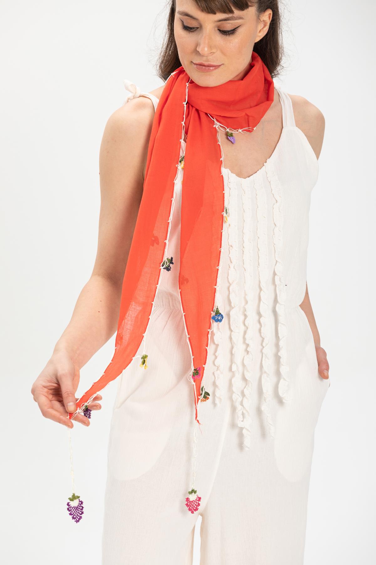 Embroidered Scarf Grass Red
