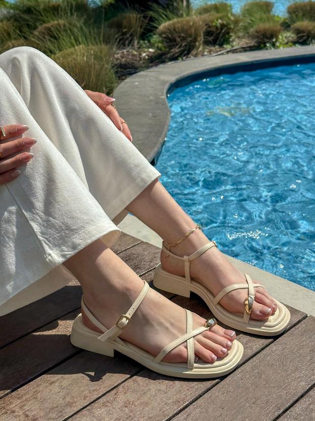 Bej Cilt (Harper) Toka Detay Kadın Sandalet