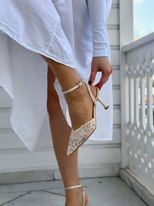 Bej Dantel (Vusuel) Nakışlı Arka Bant Detaylı Kadın Stiletto