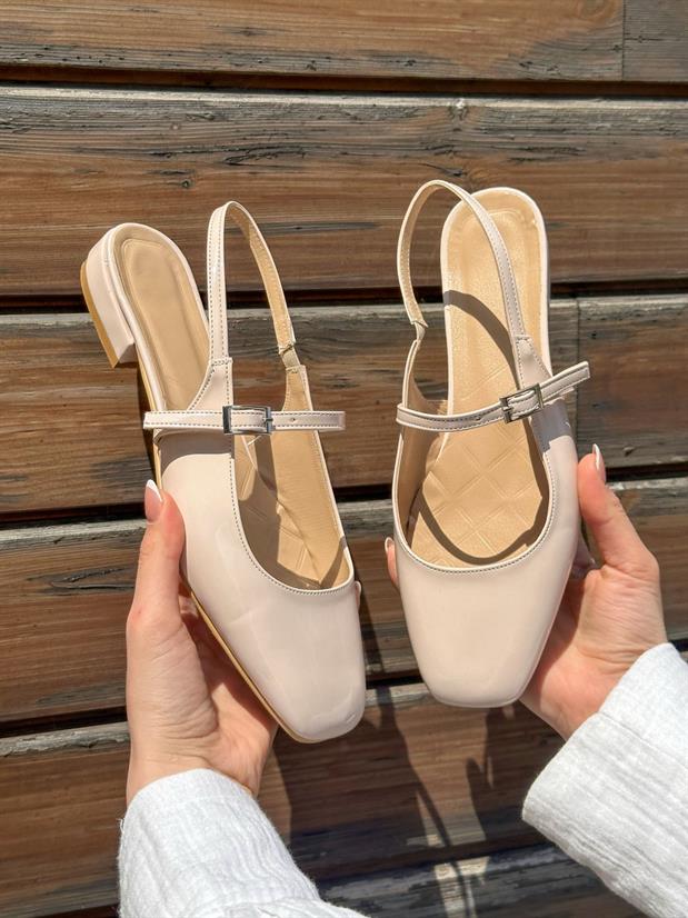 Bej Rugan (Ceolle) Küt Burun Kemer Detay Kısa Topuklu Kadın Babet