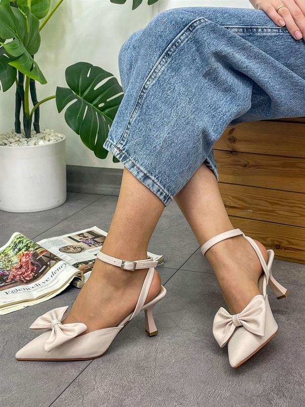Bej Saten (Jolie) Tak Çıkar Aksesuarlı Stiletto