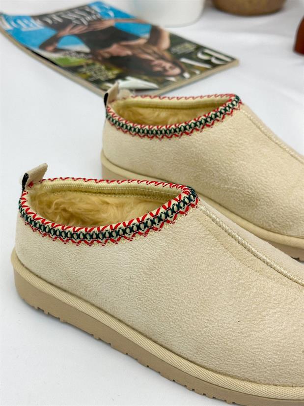 Bej Süet (Huggie) İçi Yünlü Kadın Terlik