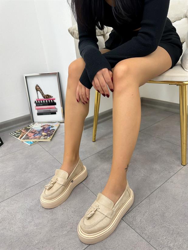Bej Süet (Line) Püskül Detay Kadın Loafer
