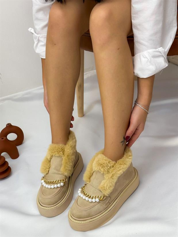 Bej Süet (Loretta) Tüylü İnci Detay Kadın Bot