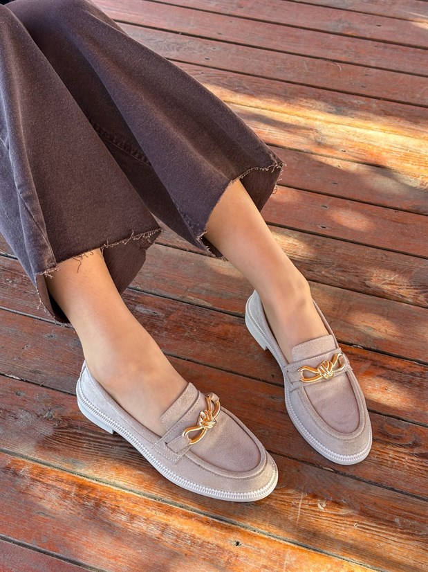 Bej Süet (Teseri) Gold Sarmal Toka Detay Kadın Loafer