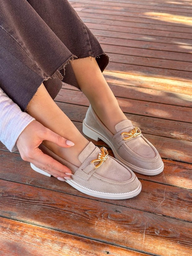 Bej Süet (Teseri) Gold Sarmal Toka Detay Kadın Loafer