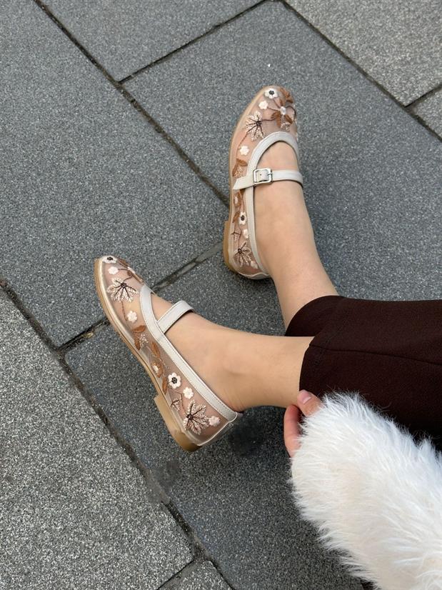 Bej Tül (Rosa)  Bej Nakış İşlemeli Kadın Babet