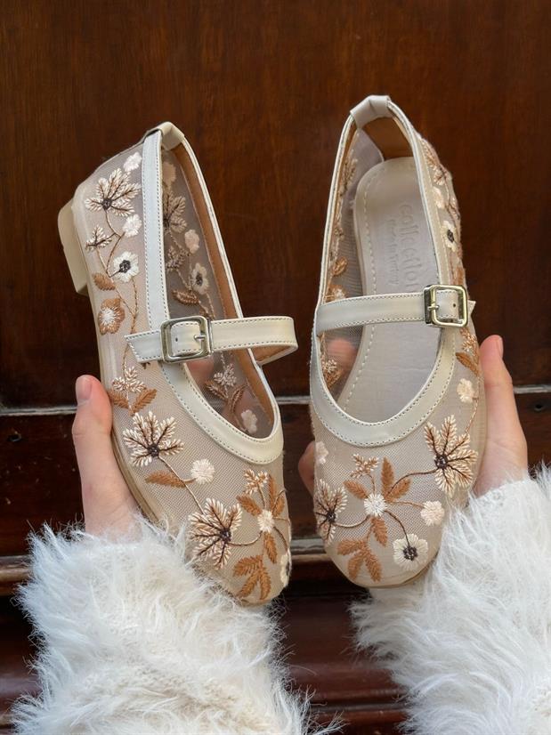 Bej Tül (Rosa)  Bej Nakış İşlemeli Kadın Babet