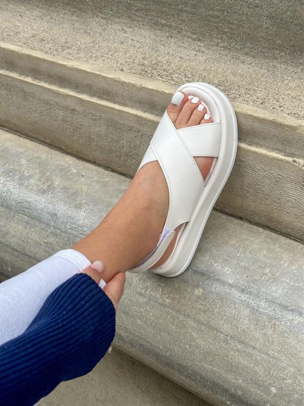 Beyaz Cilt (Beangle) Bant Detay Kadın Sandalet