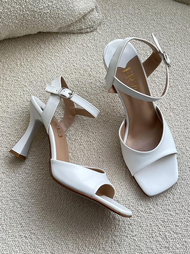 Beyaz Cilt (Crow) Bilek Bağlamalı Kadın Topuklu Ayakkabı