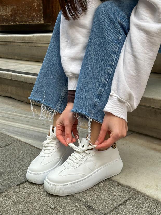 Beyaz Cilt (Leoy) Leopar Bağcıklı Kadın Sneakers