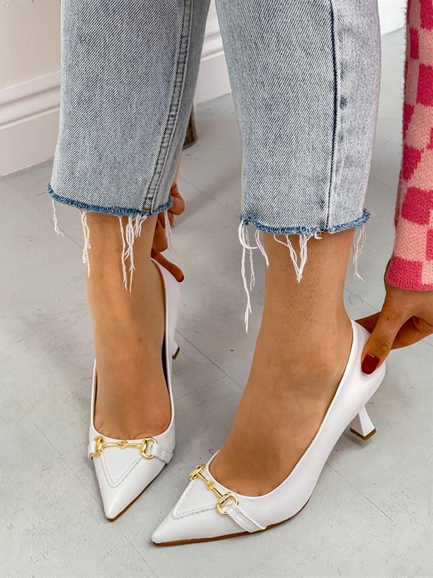 Beyaz Cilt (MossCross) Toka Detay Kadın Stiletto