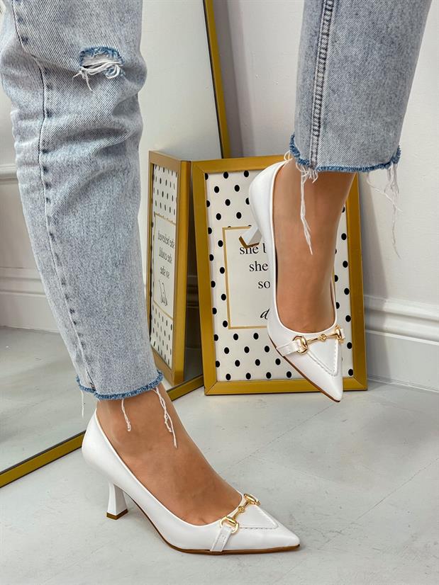 Beyaz Cilt (MossCross) Toka Detay Kadın Stiletto