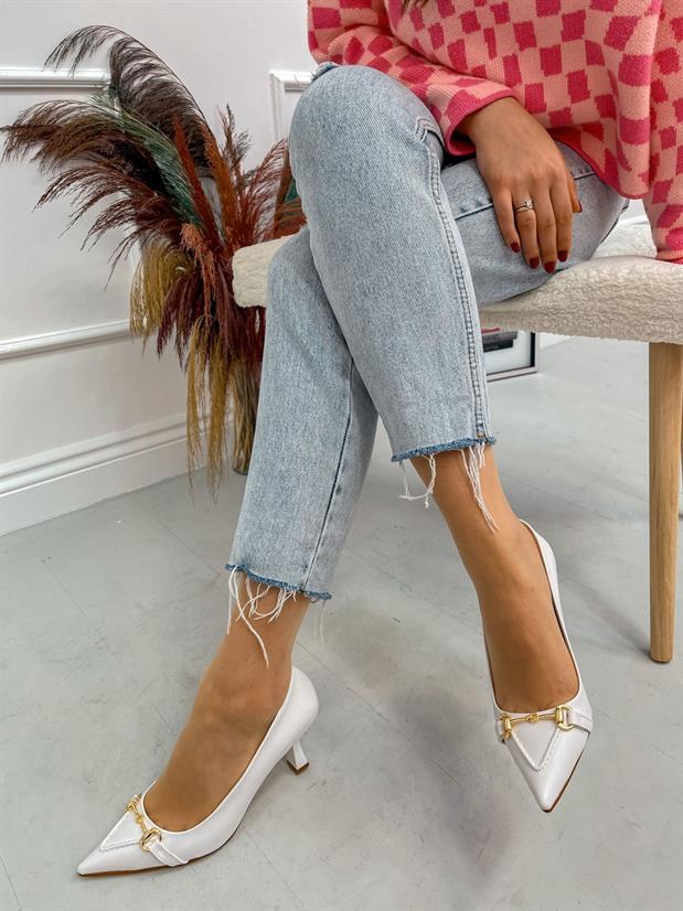 Beyaz Cilt (MossCross) Toka Detay Kadın Stiletto