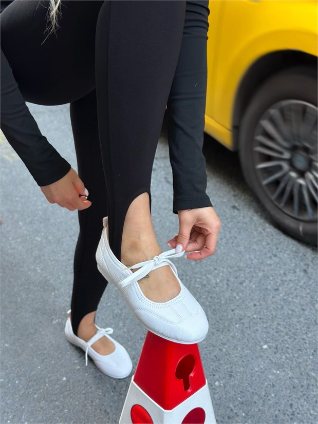 Beyaz Cilt (Soley) Bağcık Detay Kadın Spor Ayakkabı