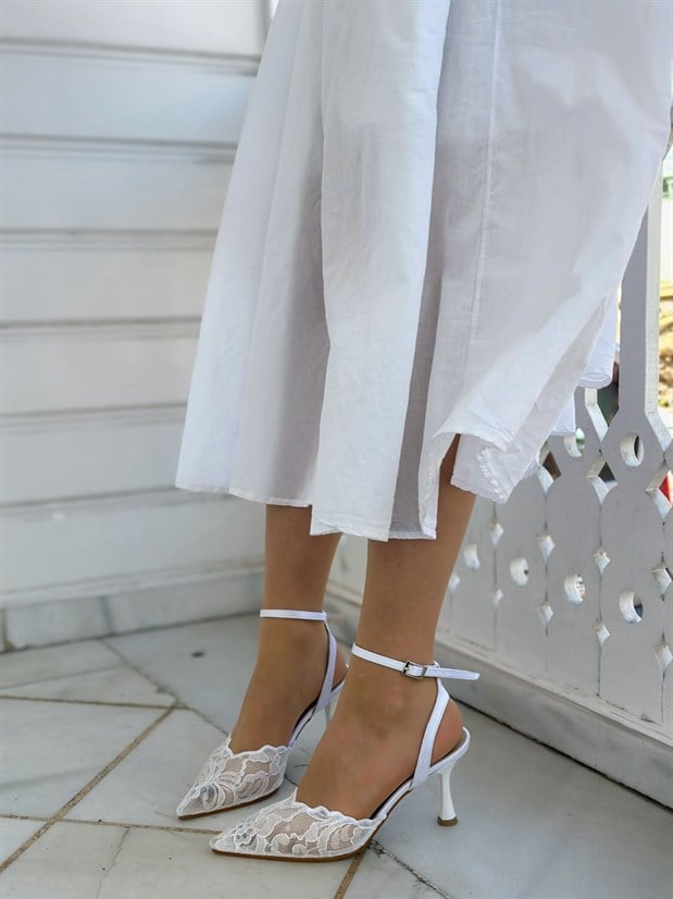 Beyaz Dantel (Vusuel) Nakışlı Arka Bant Detaylı Kadın Stiletto
