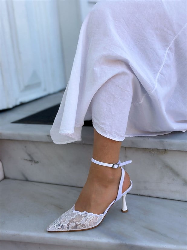 Beyaz Dantel (Vusuel) Nakışlı Arka Bant Detaylı Kadın Stiletto