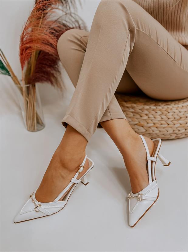Beyaz Deri (Moss) Toka Detay Kadın Stiletto