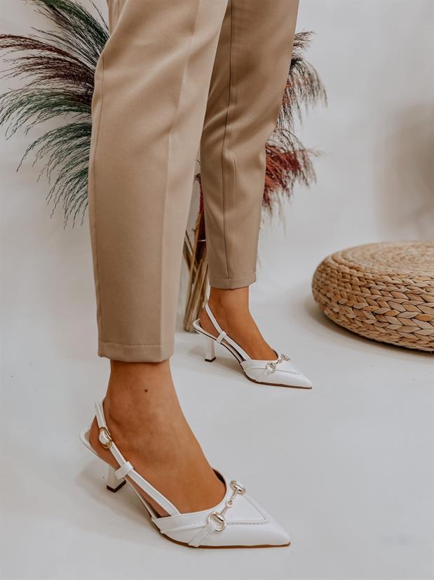 Beyaz Deri (Moss) Toka Detay Kadın Stiletto