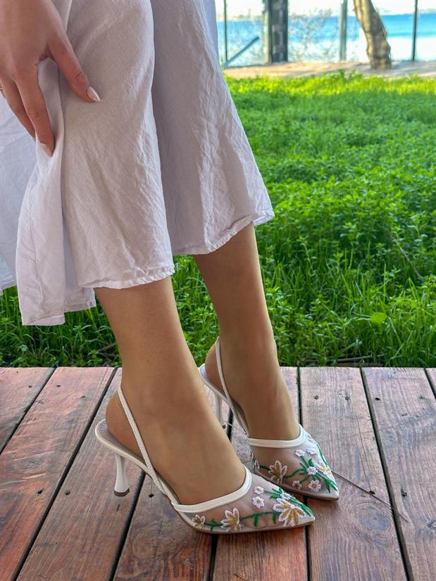 Beyaz (Livia) Çiçek Nakış Detay Topuklu Kadın Stiletto