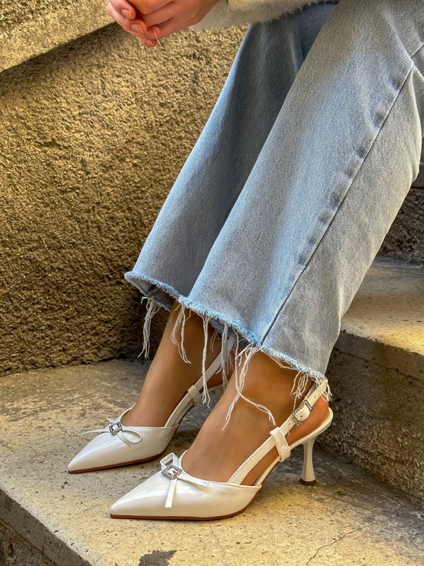 Beyaz Rugan (Casey) Toka Detay Kadın Stiletto