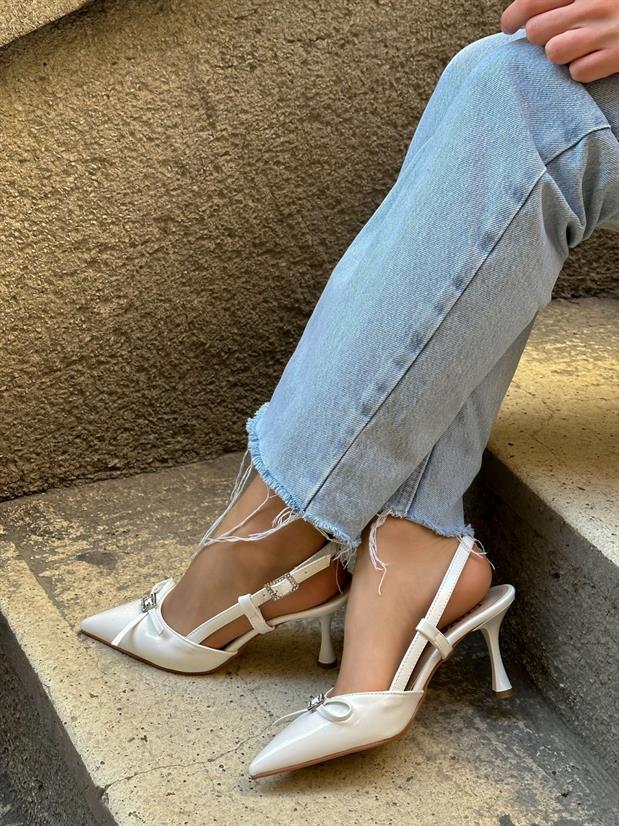 Beyaz Rugan (Casey) Toka Detay Kadın Stiletto