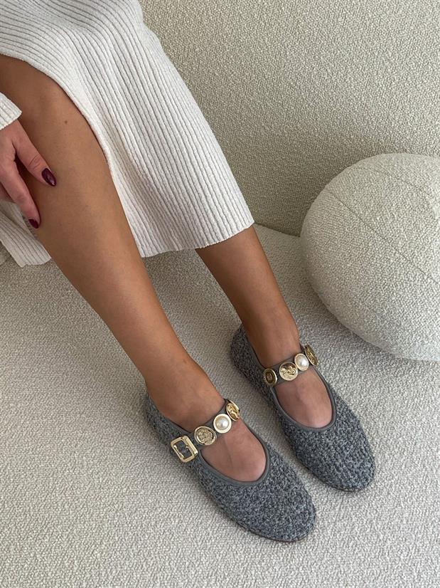 Gri Tüvit Kumaş (Rex) Toka Detay Kadın Babet