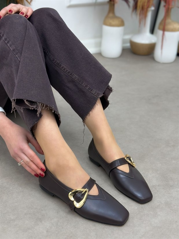 Kahve Cilt (Lovely) Kalp Aksesuar Kadın Babet