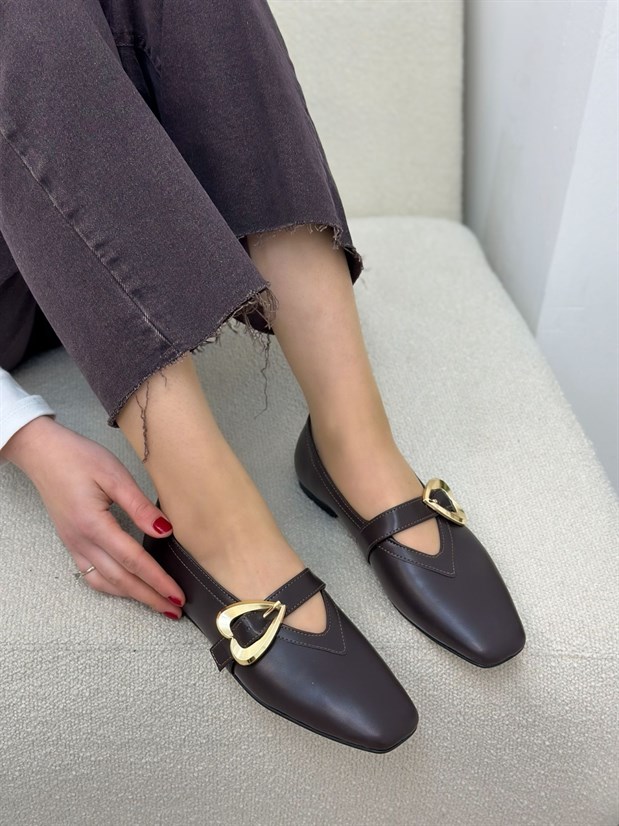 Kahve Cilt (Lovely) Kalp Aksesuar Kadın Babet