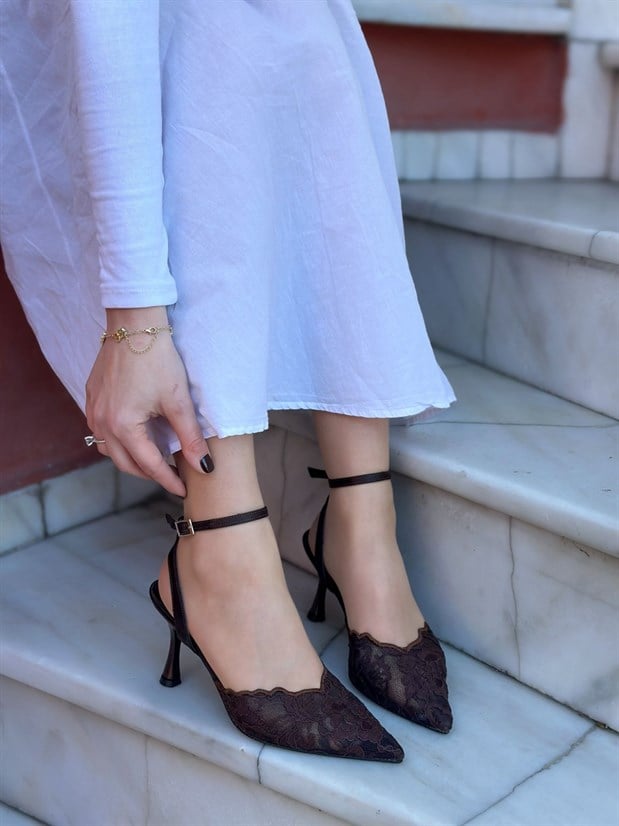 Kahve Dantel (Vusuel) Nakışlı Arka Bant Detaylı Kadın Stiletto
