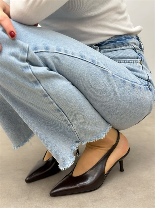 Kahve Parlak Deri (Larry) Lastik Detaylı Kadın Stiletto